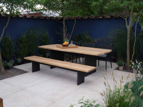 sedona-sessel-megara-tisch-megara-bank-grau-jati-kebon-wt-teak-mood-4-web-1980-tny.jpg